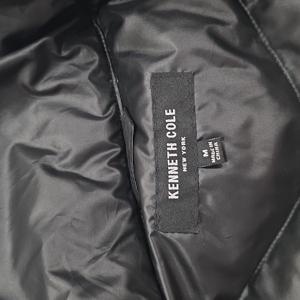 Kenneth Cole Women's Black Puffer Jacket. Size M. - Picture 4 of 7